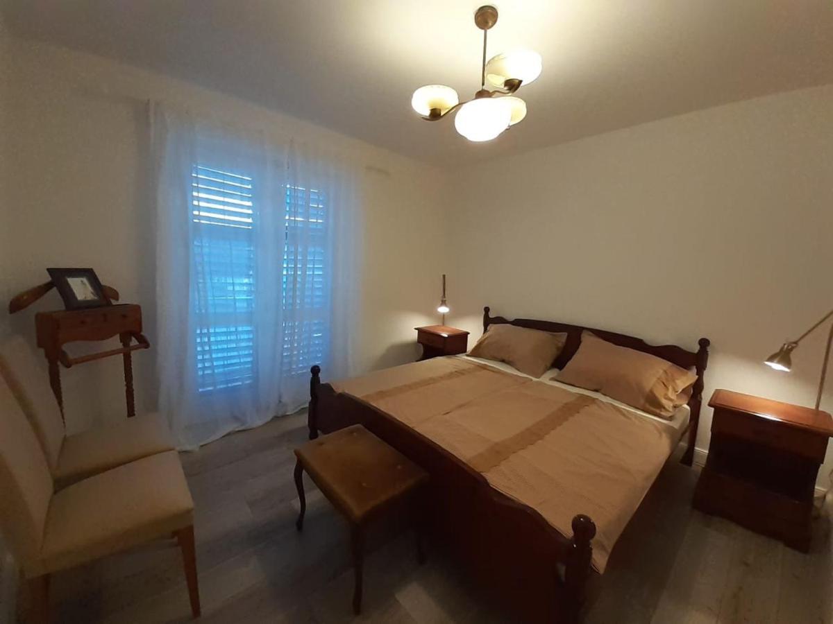 Apartments Dile Sukošan Buitenkant foto