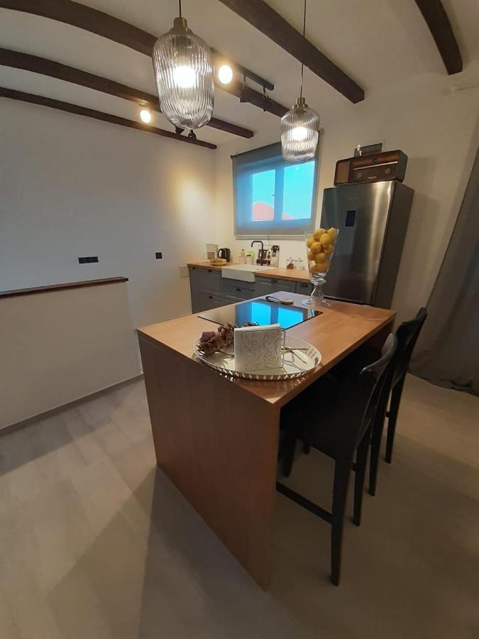 Apartments Dile Sukošan Buitenkant foto