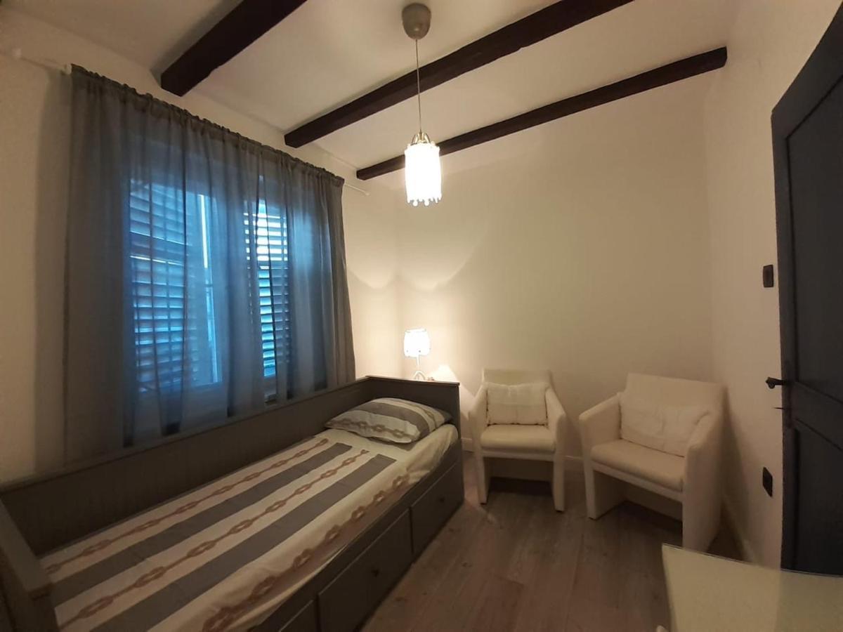 Apartments Dile Sukošan Buitenkant foto